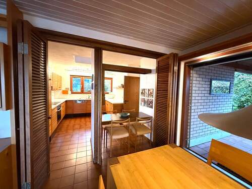 Küche vom Essbereich aus - Offen, modern und großzügig - 