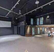 Loftartige 200qm Fläche mit angrenzenden Büroräumen + 100 qm Büroräume im Obergeschoss - Taunusstein Neuhof