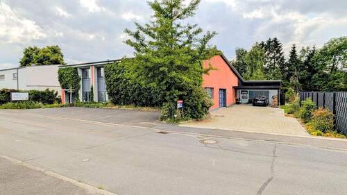 Hof + weitere Parkplätzen - Halle zur Miete in Taunusstein