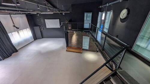 Halle Blick von Galerie OG - 