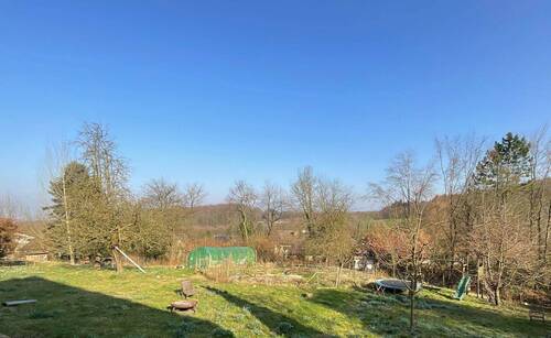Blick auf das Grundstück - 