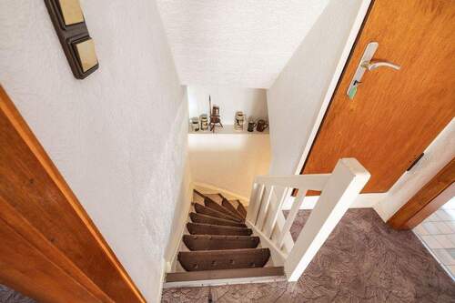 Treppe zum Obergeschoss - 