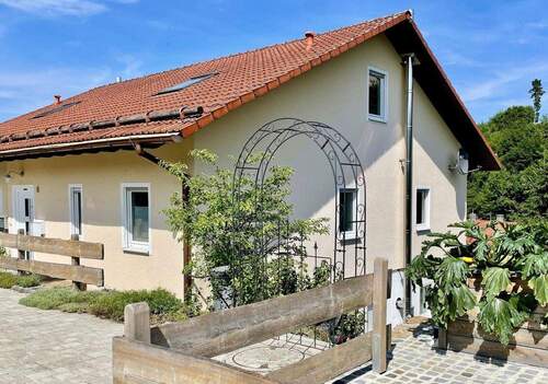 Hausansicht - 5 Zimmer Doppelhaushälfte zum Kaufen in Isen