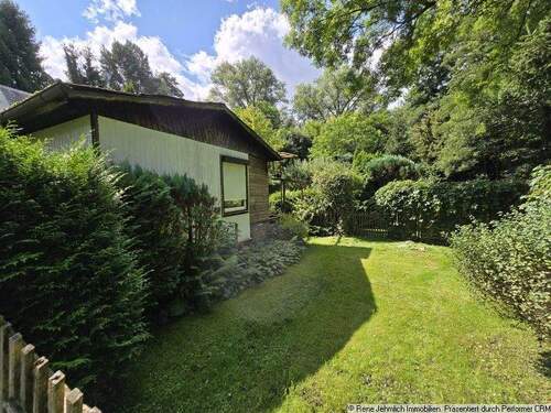 Grundstück mit Gartenhaus - 5 Zimmer Einfamilienhaus zum Kaufen in Chemnitz