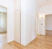 Bezugsfrei: 3 Zimmer mit Südostbalkon - Berlin-Lankwitz