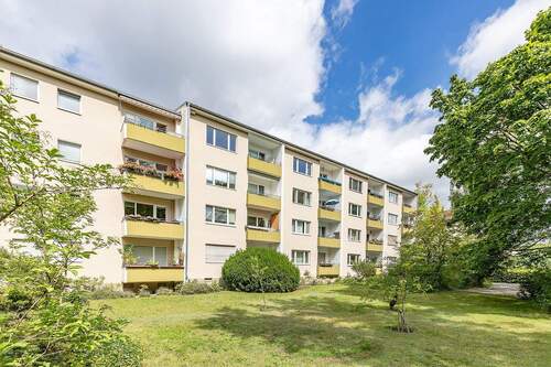 Hausansicht - 3 Zimmer Etagenwohnung in Berlin-Lankwitz