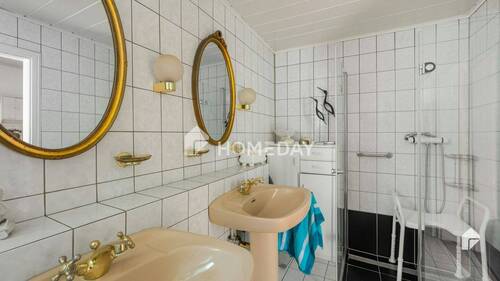 Haus 2 EG Badezimmer 1 - 