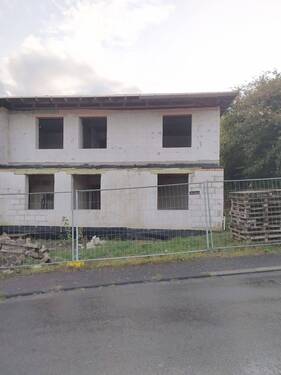 Außenansicht - Mehrfamilienhaus, Wohnhaus in Bad Endbach