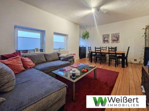 Wohnzimmer - Helle 3-Zimmer-Wohnung mit Balkon im 2. Obergeschoss - gepflegt, modernisiert, zentral in Wilster