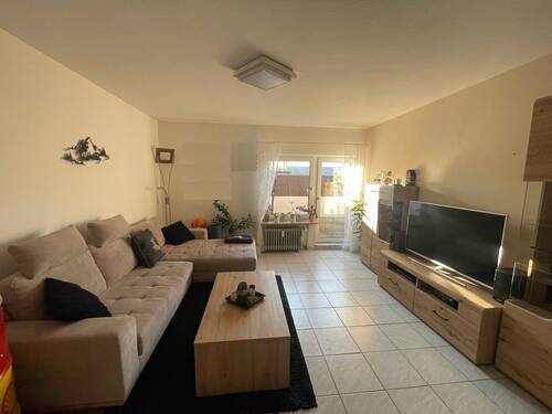 Wohnzimmer - Jetzt sofort Beziehbar! Gepflegte Eigentumswohnung in guter Lage von Schorndorf zu verkaufen