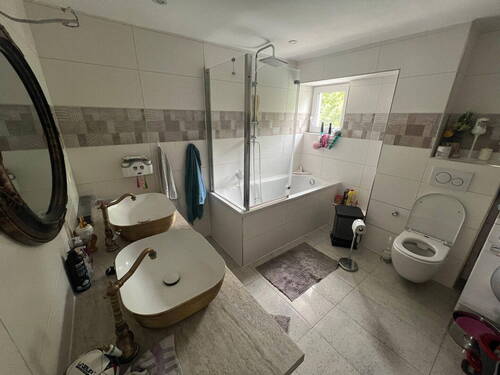 Bild 4 - Mehrfamilienhaus, Wohnhaus mit 350,00 m&sup2; in Dettingen unter Teck zum Kaufen