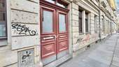 Hauseingang - 2 Zimmer Etagenwohnung zum Kaufen in Dresden