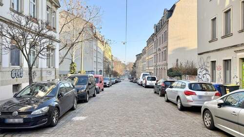 Straßenbereich vor dem Haus - 