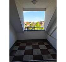 Über den Dächern - offene Dachgeschosswohnung mit 2 Zimmern, Loggia und Dachboden - Leipzig Wahren