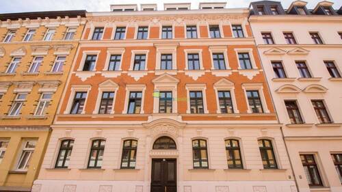 Bild 1 - Helle, frisch renovierte 2-Zimmer-Wohnung mit Balkon, Tageslichtbad, Dielenfußboden