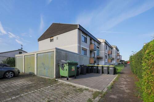 Straßenansicht - 3 Zimmer Etagenwohnung zum Kaufen in Maulbronn