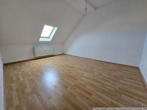 Zimmer im DG - MFH in Limbach-Oberfrohna - Kaufoption zum Nachbargrundstück