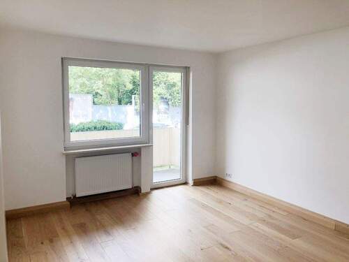 Wohnen_EG - 4 Zimmer Mehrfamilienhaus, Wohnhaus zum Kaufen in München