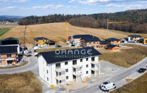 Außenansicht 1 - 2 Zimmer Mehrfamilienhaus, Wohnhaus zum Kaufen in Kirchroth / Aufroth