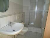 Gäste-WC, Dusche - 4 Zimmer Etagenwohnung in Elsdorf-Westermühlen