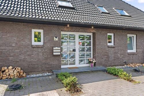 Hauseingang - Einfamilienhaus mit 212,80 m&sup2; in Bremen zum Kaufen