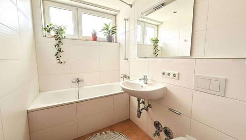 Badezimmer mit Fenster! - 
