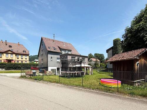Gebäudenansicht - Mehrfamilienhaus, Wohnhaus mit 152,00 m² in Spaichingen zum Kaufen