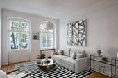 Digitales Staging Wohnzimmer mit französischem Balkon - Mitten in Berlin - zentral gelegene 3-Zimmer-Wohnung zwischen Weinbergspark, Rosenthaler Platz und Torstraße