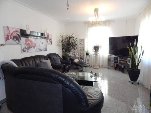 Wohn-/Esszimmer - 9 Zimmer Einfamilienhaus zum Kaufen in Göppingen