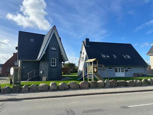 Straßenansicht - Zwei Appartementhäuser in exklusiver Lage zur Strandüberfahrt in Ording