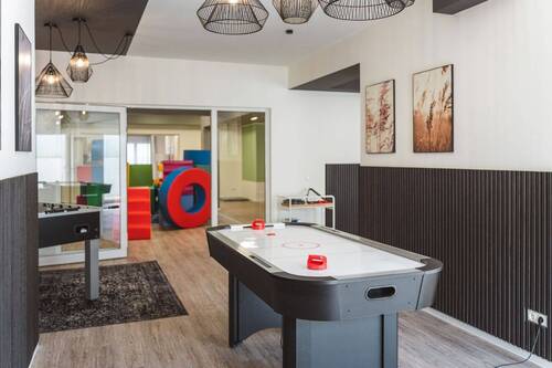 Air-Hockey und Tisch-Kicker - 