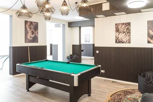 Billard und Tischtennis - 