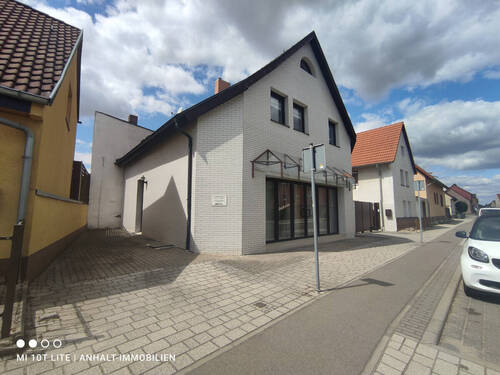 Hausansicht Bäckerei Straße - 1 Zimmer Mehrfamilienhaus, Wohnhaus in Bitterfeld-Wolfen