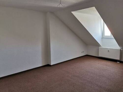 Schlafzimmer inzwischen Laminat - Etagenwohnung mit 69,40 m² in Meißen zur Miete