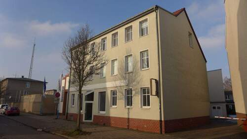 Außenansicht - Gemütliche 2-Zimmer-Wohnung mit Einbauküche in der Fleischervorstadt