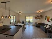 Blick ins Wohnzimmer - 5 Zimmer Einfamilienhaus in Neuenhagen