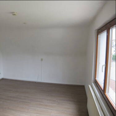 Zimmer - Lichtdurchflutete 2-Zimmer-Wohnung in ruhiger Lage