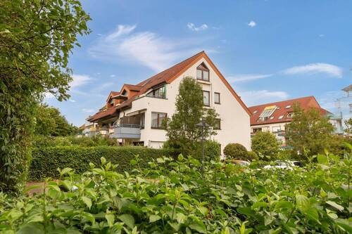 Ansicht Wohnhaus - 2 Zimmer Etagenwohnung zum Kaufen in Neuss