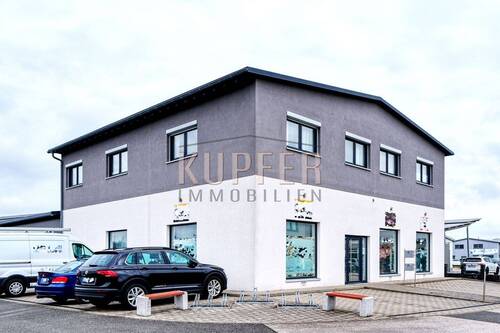 KUI Büro/Praxis Höchstadt - Loftige Büro-Praxisetage mit Top-Ausstattung in frequentierter Lage!