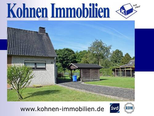 Straßenansicht - Bezugsfreies Wohnhaus mit großem Gartengrundstück in 47877 Willich - Neersen