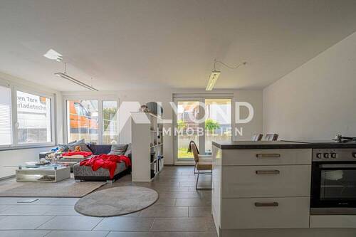 1Wohnbereich - Diese schöne Wohnung mit 3,5 Zimmer sucht Sie als neuen Eigentümer!