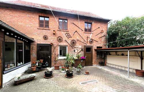 Hof mit Blick auf Hinterhaus - 