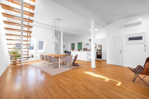 Wohnzimmer - 3 Zimmer Etagenwohnung zum Kaufen in Berlin