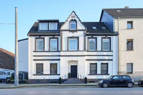 Hausansicht - 9 Zimmer Mehrfamilienhaus, Wohnhaus zum Kaufen in Bochum