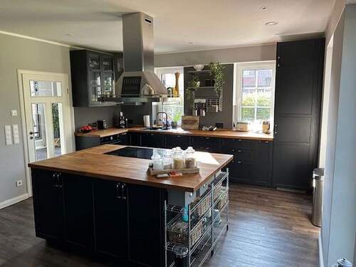 Küche mit Blick zum Flur - 