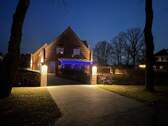 Einfahrt mit Nachbeleuchtung - 8 Zimmer Einfamilienhaus in Barßel
