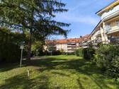 Garten - Grüne Innenhöfe, großer Südwestbalkon, im beliebten 2.OG mit Aufzug, Besichtig. SA 18.10. n. Verbg.
