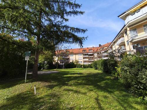 Garten - Grüne Innenhöfe, großer Südwestbalkon, im beliebten 2.OG mit Aufzug, Besichtig. SA 18.10. n. Verbg.