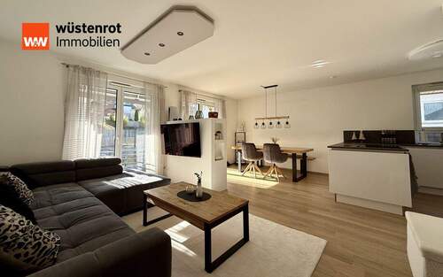 Wohn-/Esszimmer - Attraktive 3-Zimmer-Eigentumswohnung mit Terrasse, Garten und KFZ-Stellplätzen