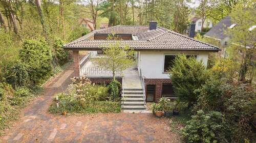 Terrasse - Charmantes Einfamilienhaus mit Indoor-Pool & großem Grundstück - viel Potenzial!